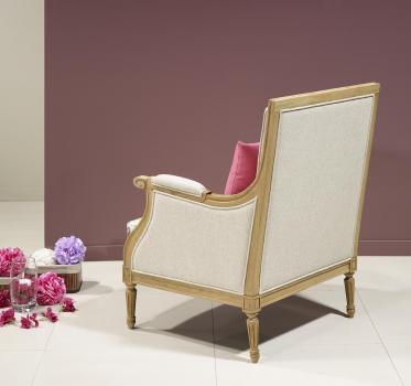 Sillón de estilo Luis XVI fabricado en madera de roble macizo de acabado Roble Natural