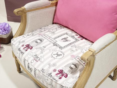 Sillón de estilo Luis XVI fabricado en madera de roble macizo de acabado Roble Natural