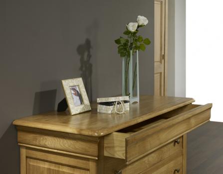 Cómoda de 4 cajones Nicolas hecha en madera maciza de roble estilo Louis Philippe