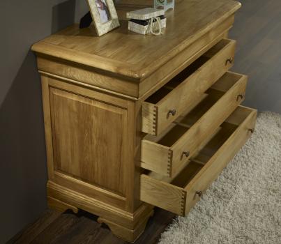 Cómoda de 4 cajones Nicolas hecha en madera maciza de roble estilo Louis Philippe