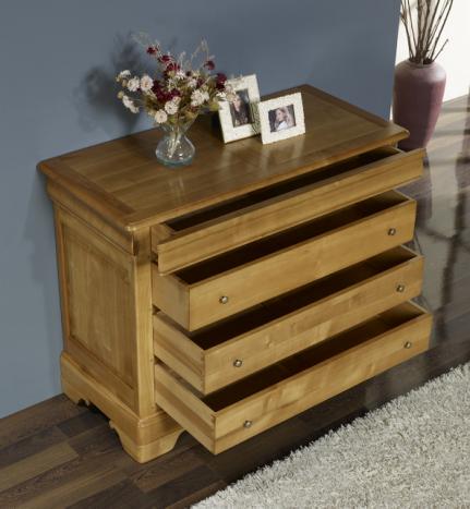 Cómoda Salomé de 4 cajones fabricada en madera de cerezo macizo al estilo de Louis Philippe