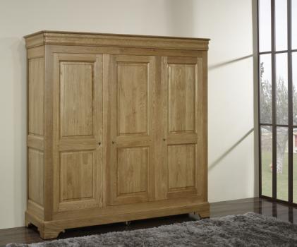 Armario Louis de 3 puertas fabricado en madera de roble macizo al estilo Louis Philippe