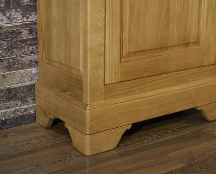 Armario Leo de 1 puerta y 1 cajón fabricado en madera de roble macizo estilo Louis Philippe