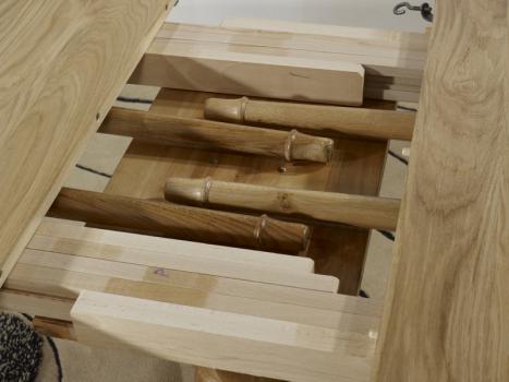 Mesa de comedor redonda con pata central,fabricada en madera de roble macizo al estilo de Louis Philippe DIAMETRO 120cm - 2 extensiones de 40 cm