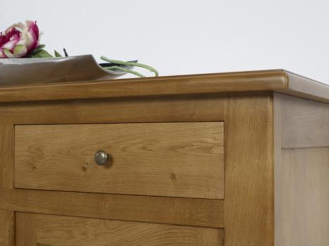 Aparador comedor Adela de 4 puertas fabricado en madera de roble macizo estilo rústico
