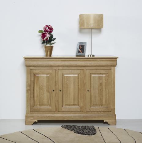 Aparador Aldo de 3 puertas fabricado en madera de roble macizo al estilo Louis Philippe