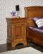 Mesa de noche 1 cajón 1 puerta Léa fabricada en madera maciza de cerezo estilo Louis Philippe 