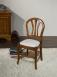 Silla Camille fabricada en madera de haya maciza estilo Louis Philippe asiento de tela