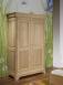 Armario Stéphane de 2 puertas fabricado en madera de roble macizo en estilo Louis Philippe Cepillado Blanqueado