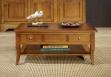 Mesa de centro rectangular Alba fabricada en madera de cerezo macizo al estilo Louis Philippe