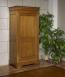 Armario Sara fabricado en madera de roble macizo estilo Louis Philippe