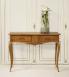 Consola Anne-Luce fabricada en madera de cerezo macizo estilo Louis XV