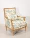 Sillón estilo Louis XVI de roble macizo con tela Toile de Jouy