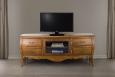 Muebles de TV Adelia fabricado en madera de cerezo macizo al estilo Luis XV acabado nogal claro