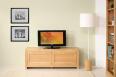 Mueble de TV Nahel en roble macizo de estilo Contemporáneo 