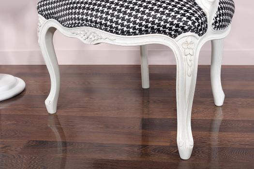 Sillón Alexia estilo Luis XV fabricado en madera de Roble 
