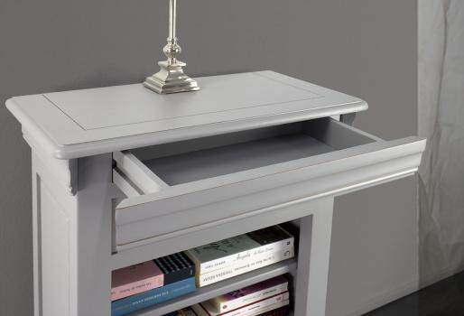 Recibidor Lola fabricado en madera de cerezo macizo en estilo Louis Philippe acabado pátina gris
