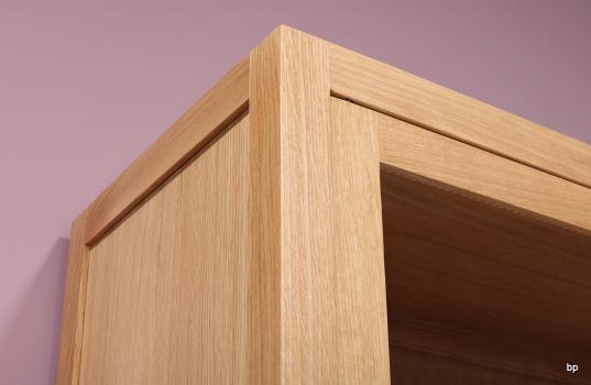 Estantería librería Mateus de 2 puertas y 4 cajones fabricado en madera de Roble macizo estilo contemporáneo