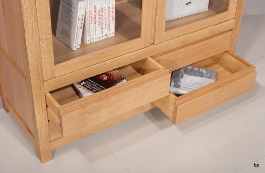 Estantería librería Mateus de 2 puertas y 4 cajones fabricado en madera de Roble macizo estilo contemporáneo