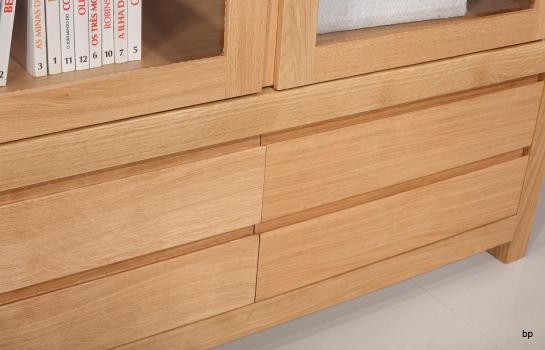 Estantería librería Mateus de 2 puertas y 4 cajones fabricado en madera de Roble macizo estilo contemporáneo