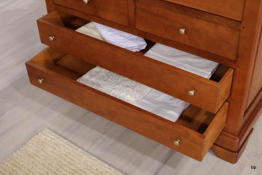 Cómoda Mirian de 6 cajones fabricada en madera de cerezo macizo al estilo Louis Philippe