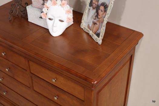 Cómoda Mirian de 6 cajones fabricada en madera de cerezo macizo al estilo Louis Philippe