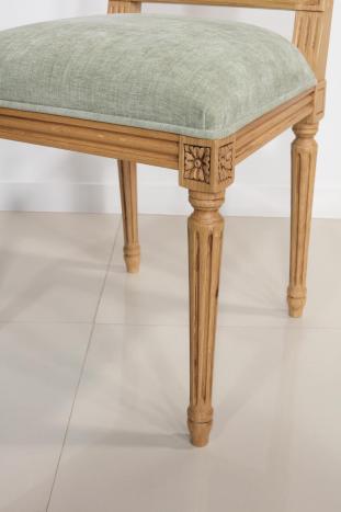 Silla de roble macizo en tela de tapicería Boston estilo Louis XVI Jacob