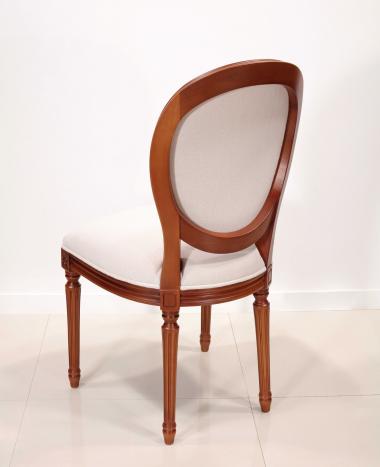 Silla Emeline de madera maciza de cerezo de estilo Luis XVI 