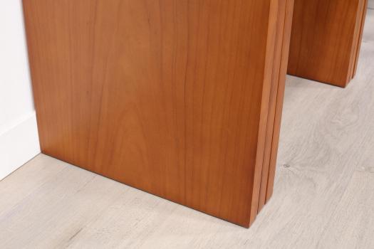 Mesas nido de línea contemporánea en madera de cerezo 