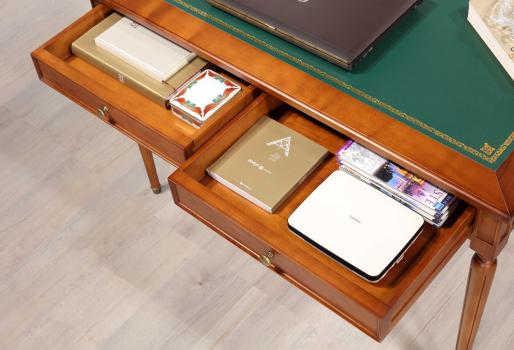 Escribanía Romy en madera de cerezo estilo Luis XVI, superficie de escritura recubierta de verde.