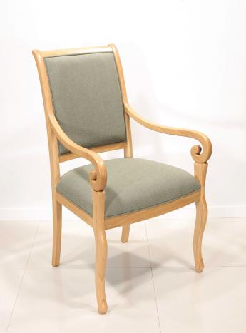 Sillón Crosse de roble macizo estilo Louis Philippe Tela de tapicería Essencia