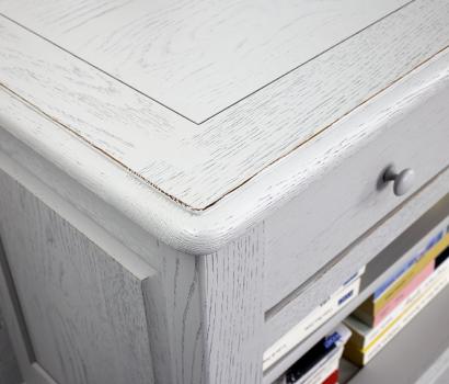 Mueble TV Paulo fabricado en madera de roble macizo al estilo Louis Philippe acabado cepillado gris