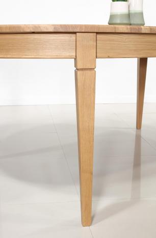 Mesa ovalada Sébastien 200x120 fabricada en roble macizo de estilo Directorio con 2 extensiones