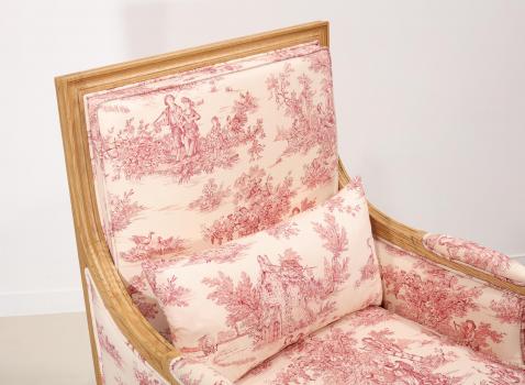 Sillón estilo Louis XVI de roble macizo con tela Toile de Jouy