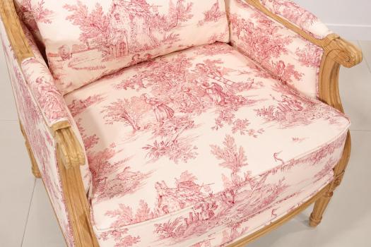 Sillón estilo Louis XVI de roble macizo con tela Toile de Jouy