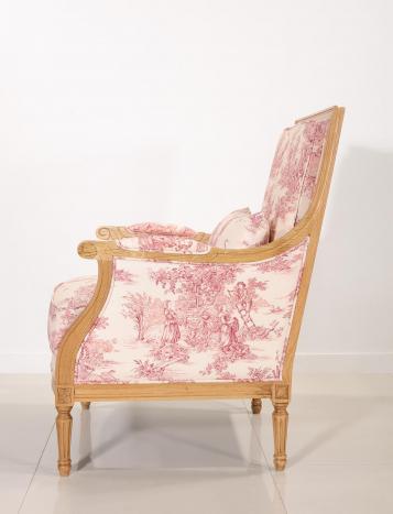 Sillón estilo Louis XVI de roble macizo con tela Toile de Jouy