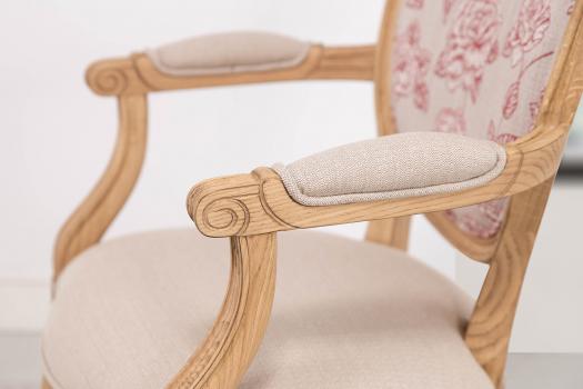 Sillón estilo Luis XVI en Roble con asiento y respaldo tapizados