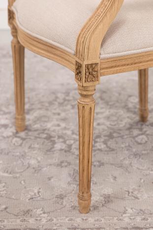Sillón estilo Luis XVI en Roble con asiento y respaldo tapizados