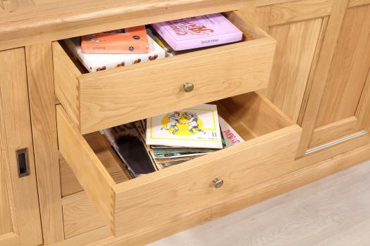 Mueble de TV o aparador Jean-Olivier de roble macizo de estilo rústico