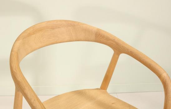 Silla Achille de roble macizo Contemporáneo
