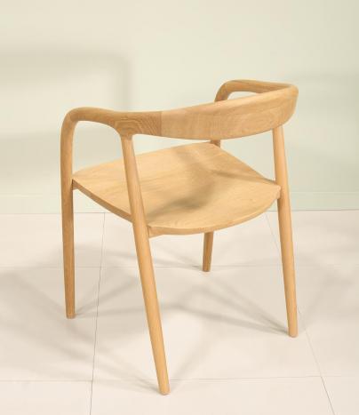 Silla Achille de roble macizo Contemporáneo