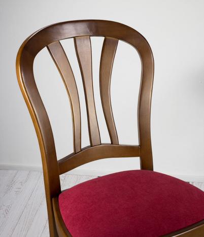 Silla Camila fabricada en madera de haya maciza estilo Louis Philippe 