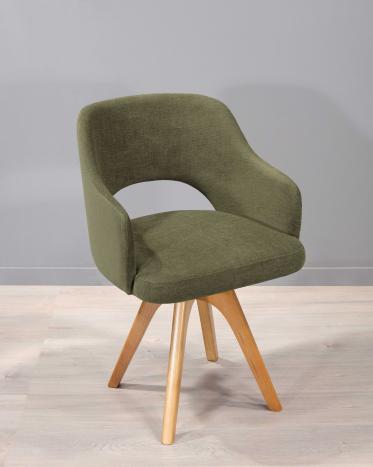 Silla giratoria con reposabrazos Victor. Base de fresno macizo. Retapizada con tela Apollo Forest.