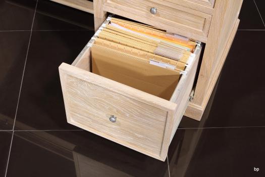 Escritorio Víctor de 5 cajones fabricado en madera de roble macizo de estilo Louis Philippe 