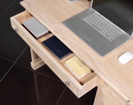Escritorio Víctor de 5 cajones fabricado en madera de roble macizo de estilo Louis Philippe 