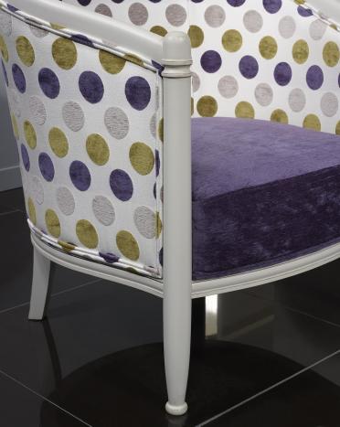 Sillón Chris cabriolet fabricado en madera de Cerezo a maciza de estilo Louis Philippe