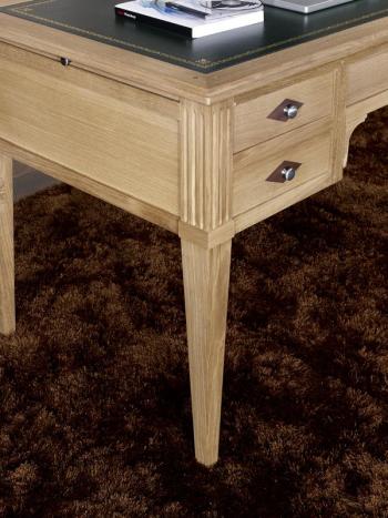 Escritorio de 5 cajones Jean-Christian fabricado en madera de Roble macizo estilo Directoire Acabado en Roble Cepillado Natural 