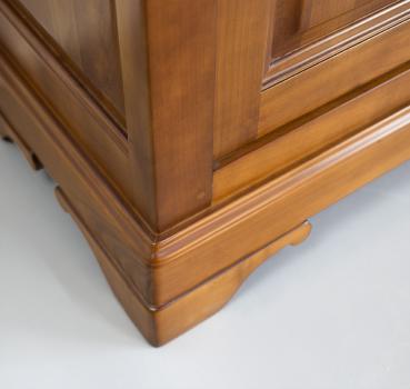 Mueble de TV 16/9 Luana fabricado en madera de Cerezo macizo al estilo Louis Philippe