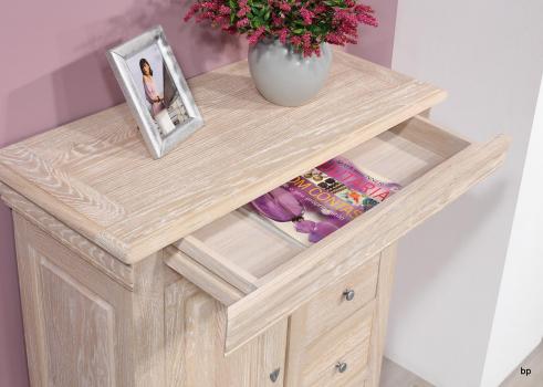 Armario Juan de  1 puerta y 5 cajones fabricado en madera de Roble macizo estilo Provenzal acabado Roble Cepillado Blanqueado
