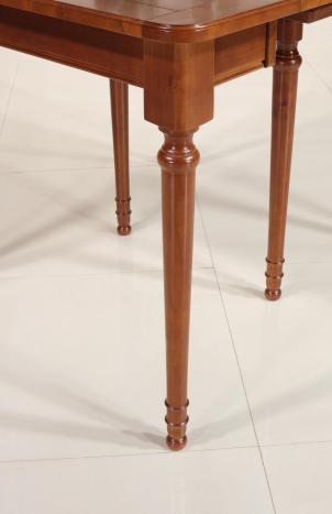 Consola o mesa extensible Catherine fabricada en madera de cerezo macizo al estilo Louis Philippe.